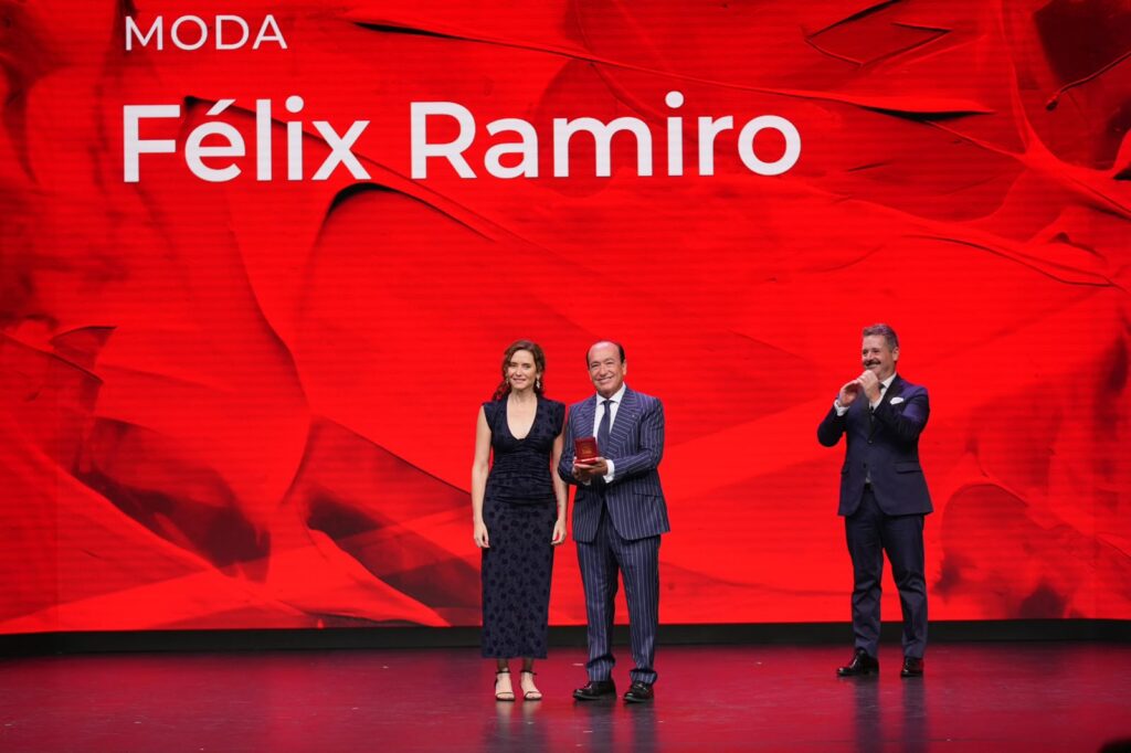 El oficio se convierte en legado: Félix Ramiro, distinguido por la Comunidad de Madrid 3 FELIX PREMIOS CULTURA 4