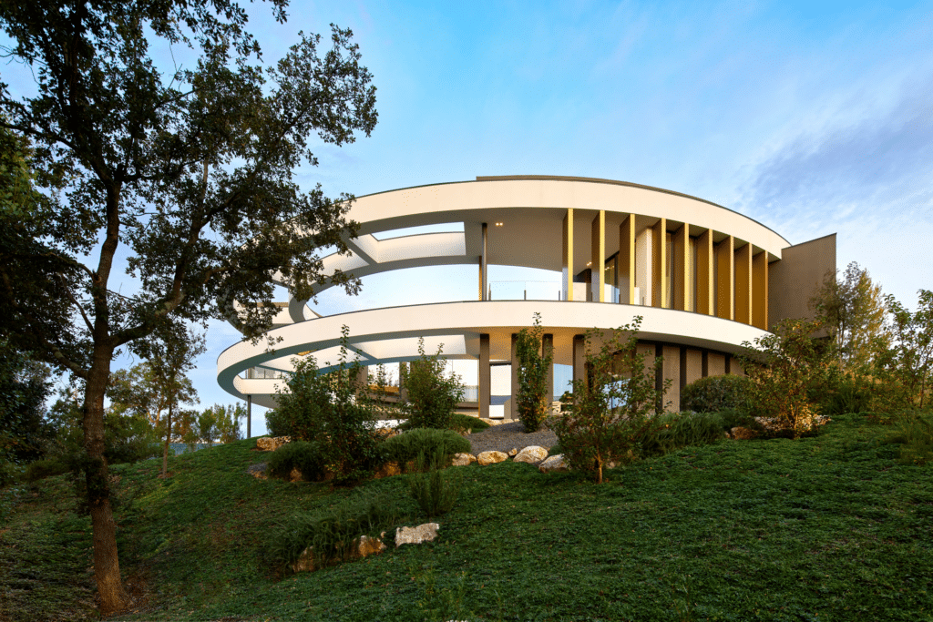 El refugio mediterráneo para reorganizar cuerpo y mente 8 camiral golf and wellness villa selva 25 exterior 2 Large
