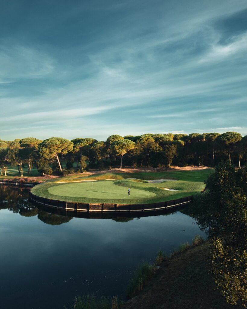 El refugio mediterráneo para reorganizar cuerpo y mente 5 camiral stadium course hole eleven 13 Large