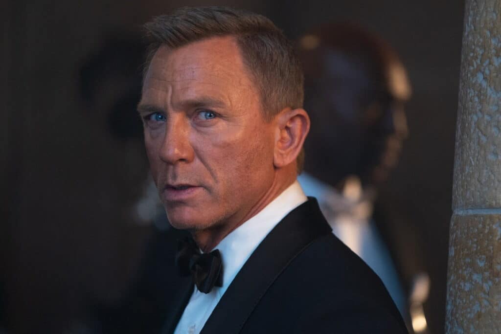 Daniel Craig, la nueva medida del gentleman 3 creditos la lista
